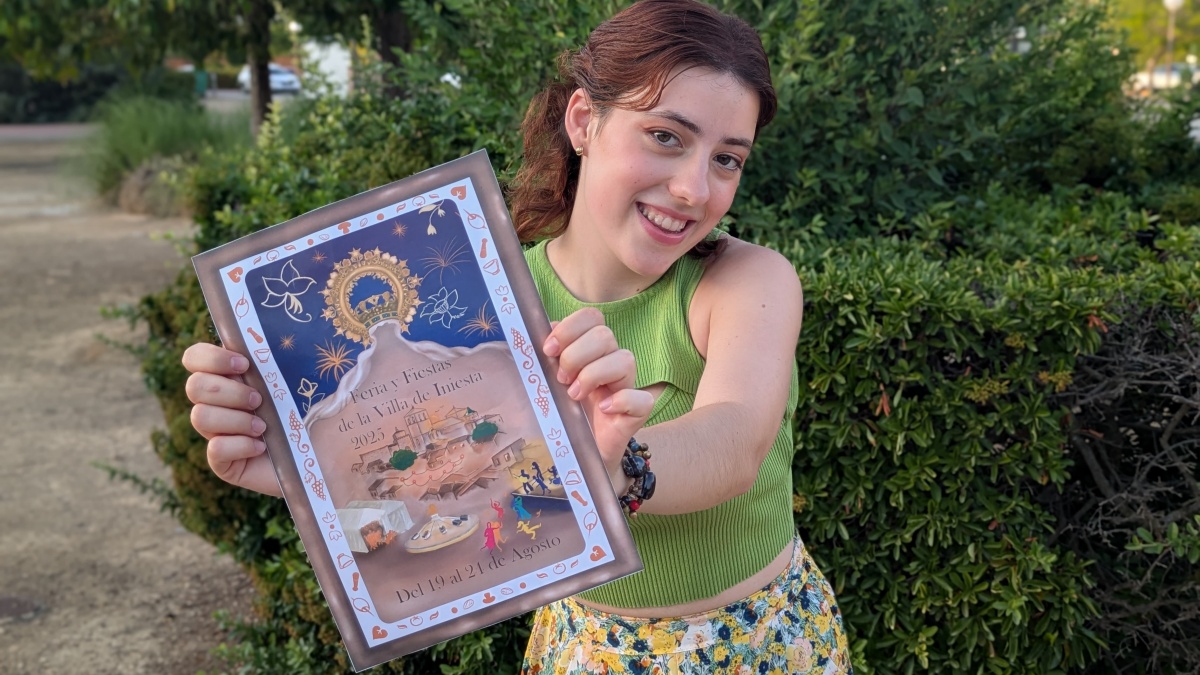 Julia Ruiz Risueño, ganadora del concurso para elegir el cartel de las Feria y Fiestas de la Villa de Iniesta 2025/ Foto: Cedida.